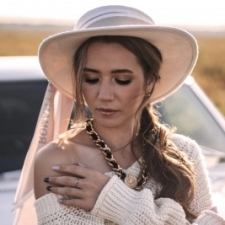 Полина Логинова