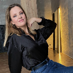 Елена Бугханми