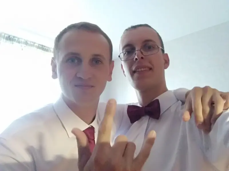 За пару часов до  свадьбы друга .