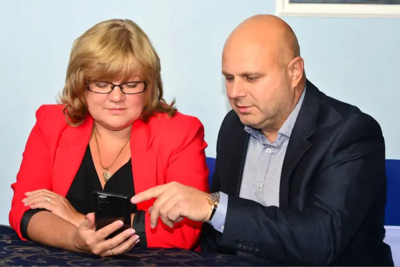Весь наш бизнес в смартфоне...